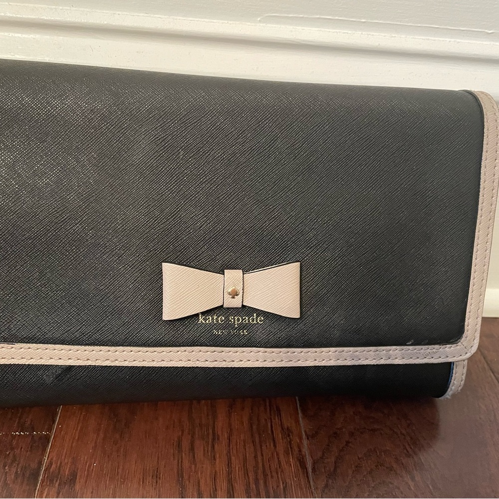 Black Kate Spade crossbody bag